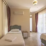 Sunset Beach Club Aqua Lettings Oyster 1
