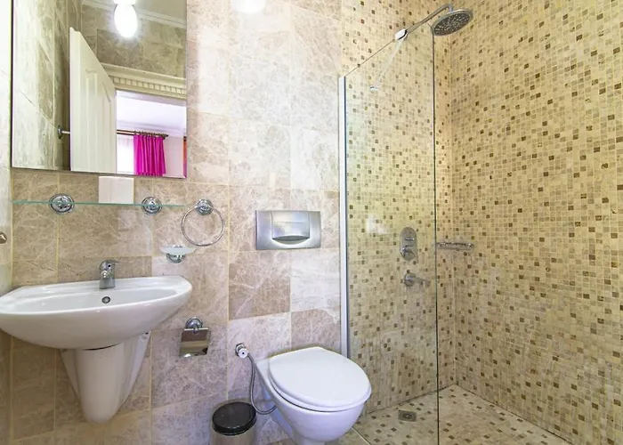 Sunset Beach Club Aqua Lettings Oyster 1