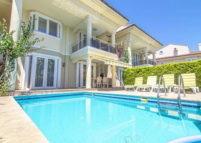 Villa Sunset Beach Club Aqua Lettings Oyster 1