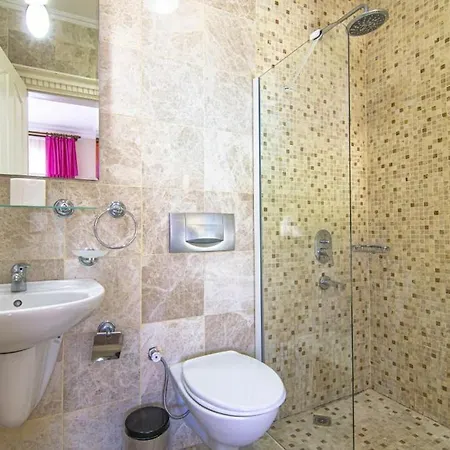 Sunset Beach Club Aqua Lettings Oyster 1